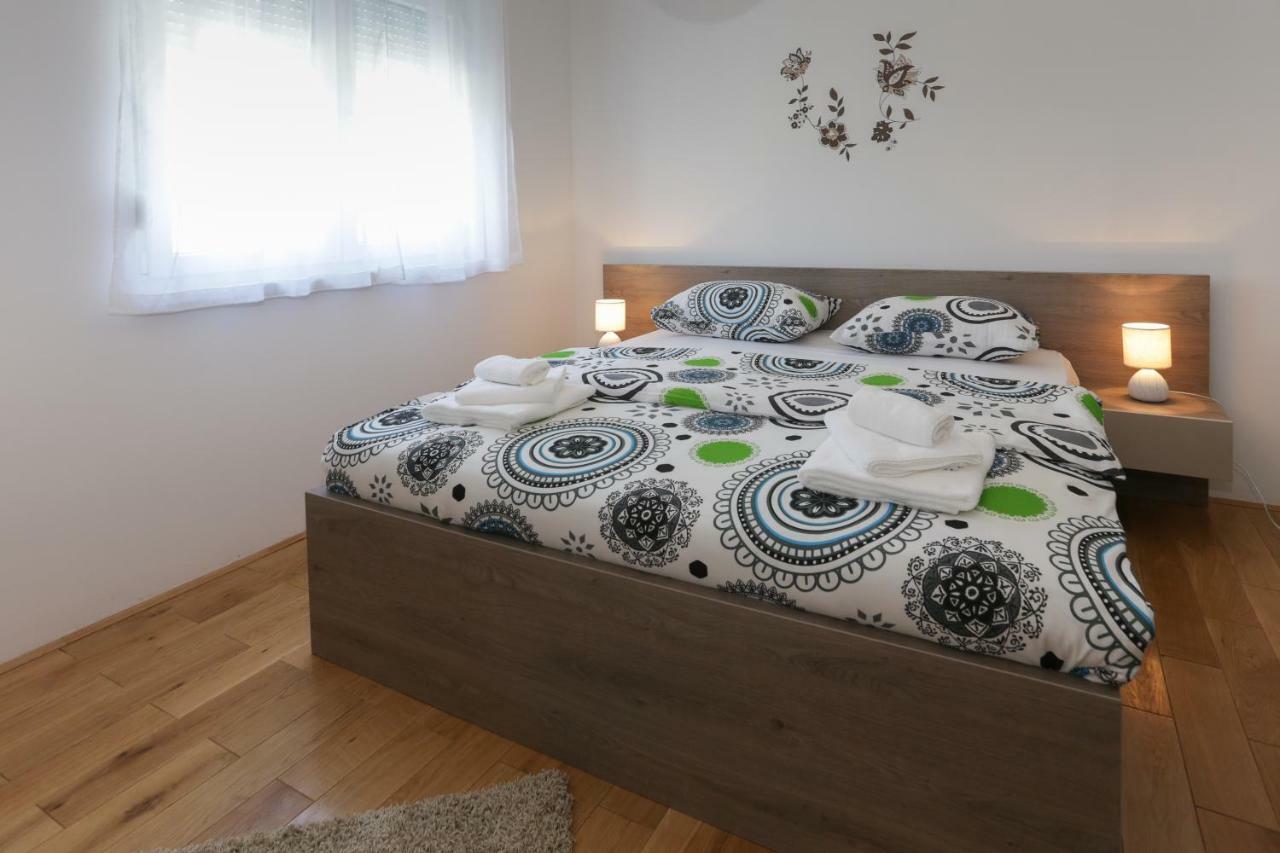 Life - New And Luxury Holiday House Kaštela Exteriör bild